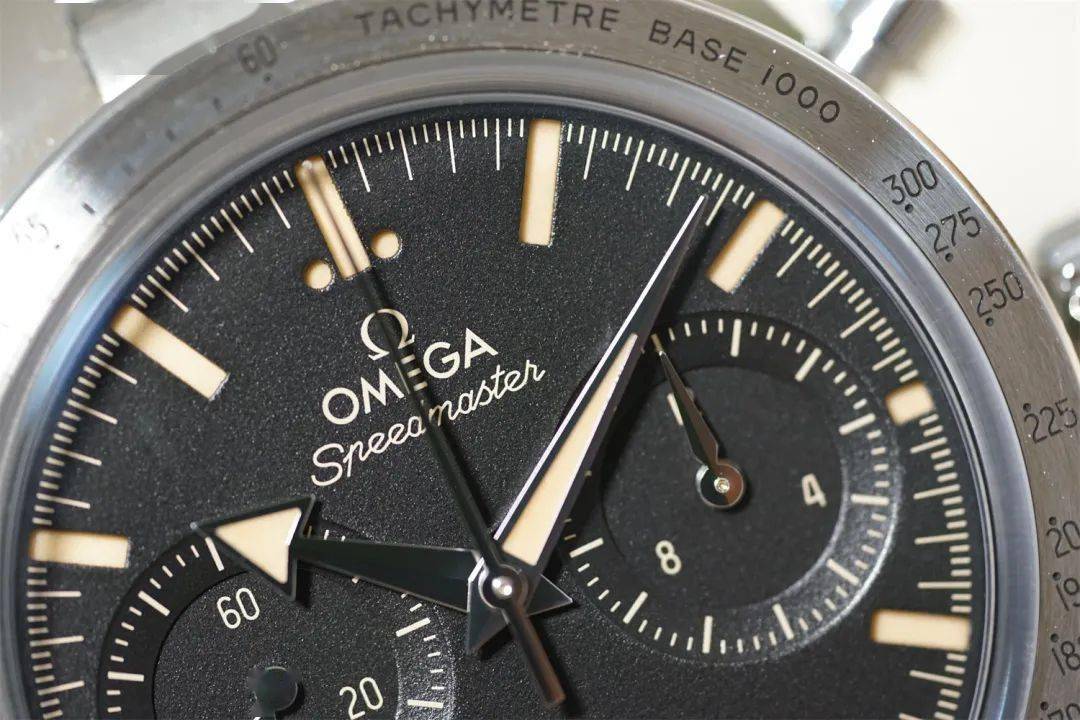 ������ɫ����á������α��P��