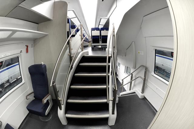 中國(guó)首列可變編組動(dòng)車組在中車唐山公司完成試驗(yàn) 申請(qǐng)專利近80項(xiàng)