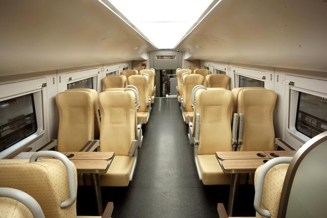 中國(guó)首列可變編組動(dòng)車組在中車唐山公司完成試驗(yàn) 申請(qǐng)專利近80項(xiàng)