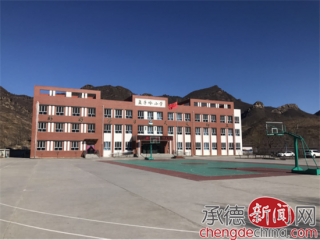 �������ӎX����У�������ӎX�l(xi��ng)�W(xu��)У����m