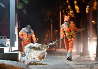 �ӱ��������������ڍ�